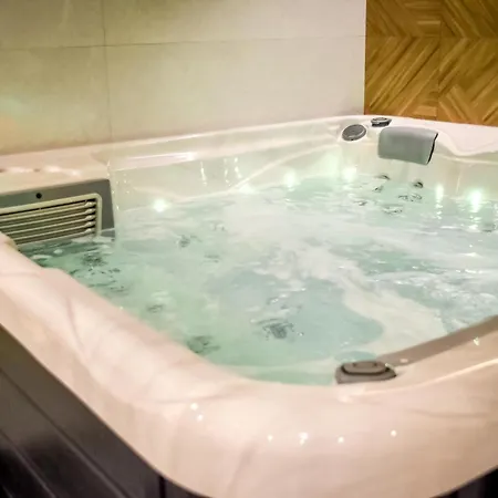 U Kurosa Jacuzzi&sauna Suche Apartment